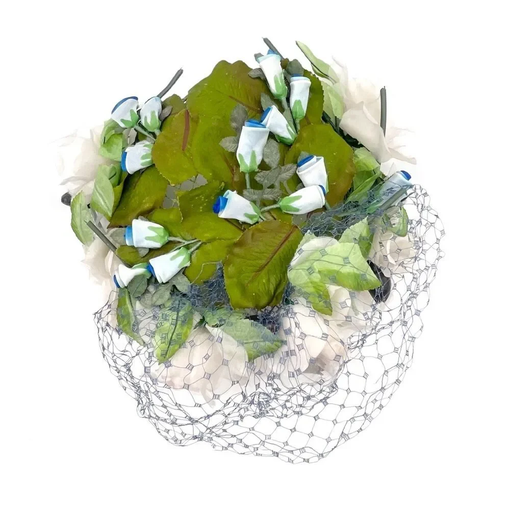 Vintage 1950s Le Cavalier Floral Hat w/ Veil White Roses Blue Accents Netting - Picture 11 of 15